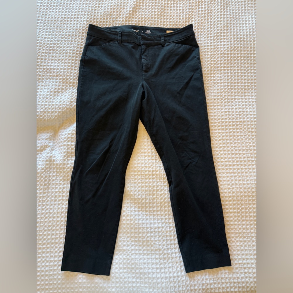 Old Navy High-Rise Pixie Never Fade Black Pants